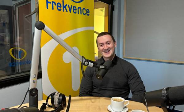Host Frekvence 1